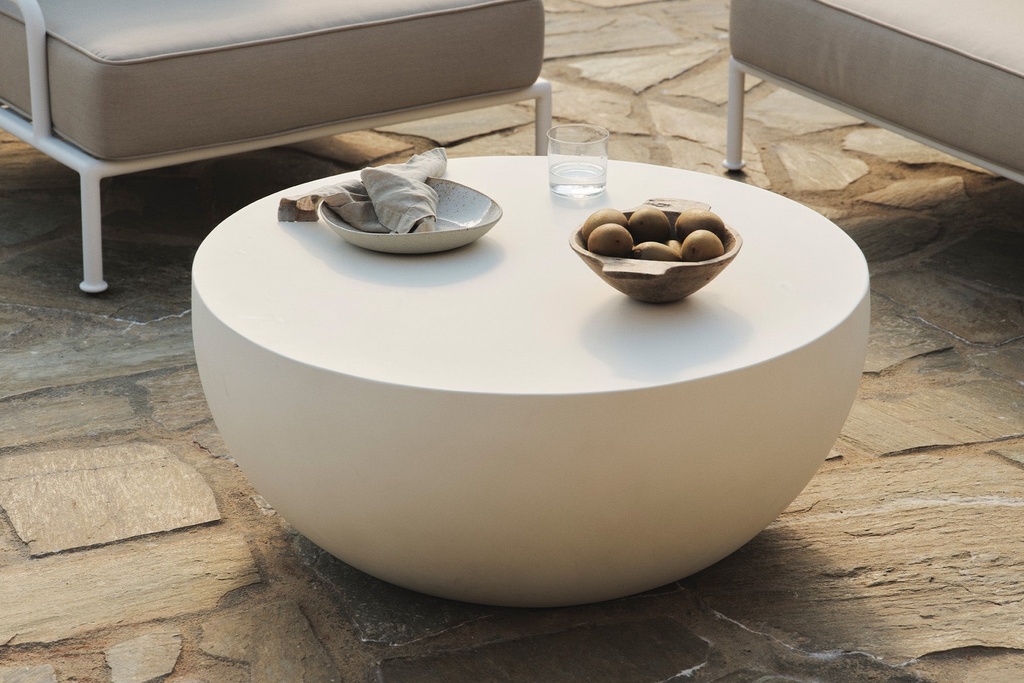 [1011-8-84] Luna Coffee Table