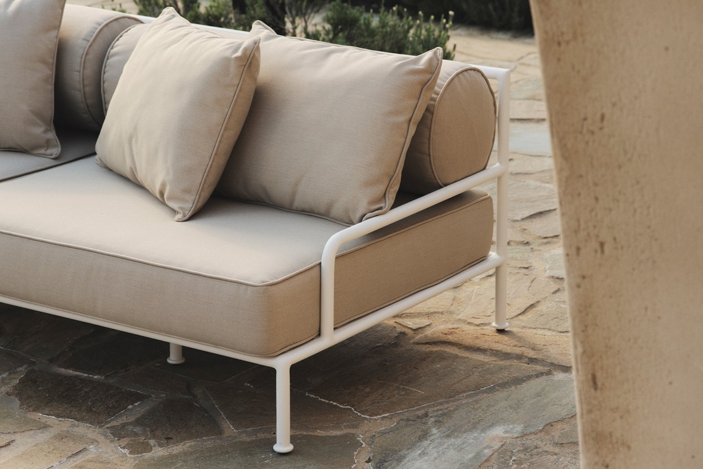 [2251-2-07-0089] Outdoor Rowe Sofa