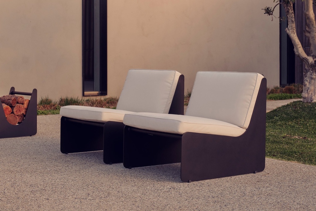 [2292-1-08-5037] Outdoor Dougie Lounge Chair