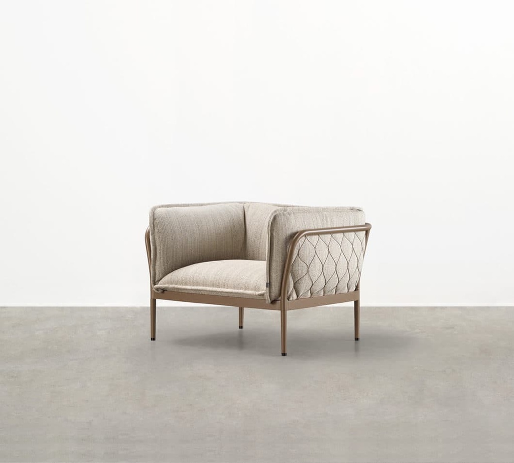 [4639_a7000ec4] Trace Armchair
