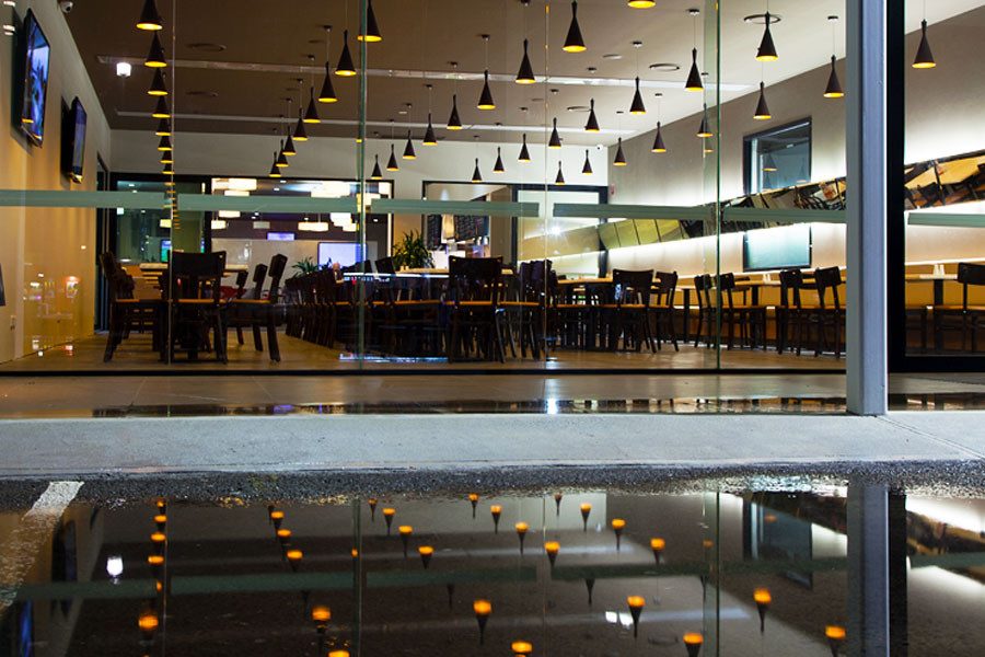 [168145106] Pub Hotel: The Oaks Albion Park Rail