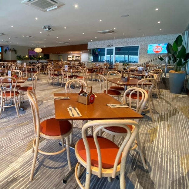 [6985818964017] Pub: Hotel Settlers - Rockhampton