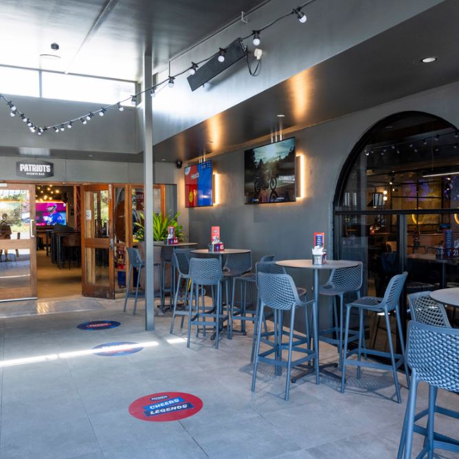 [7120710500401] Pub: Springwood Hotel - Qld