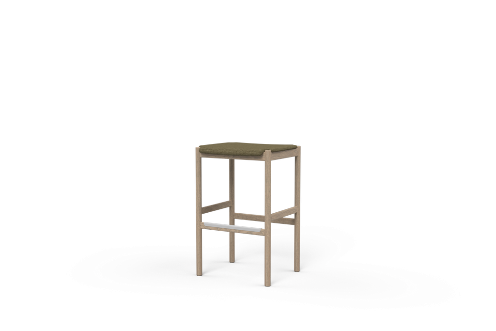 [203097_39983_0] Gus Stool