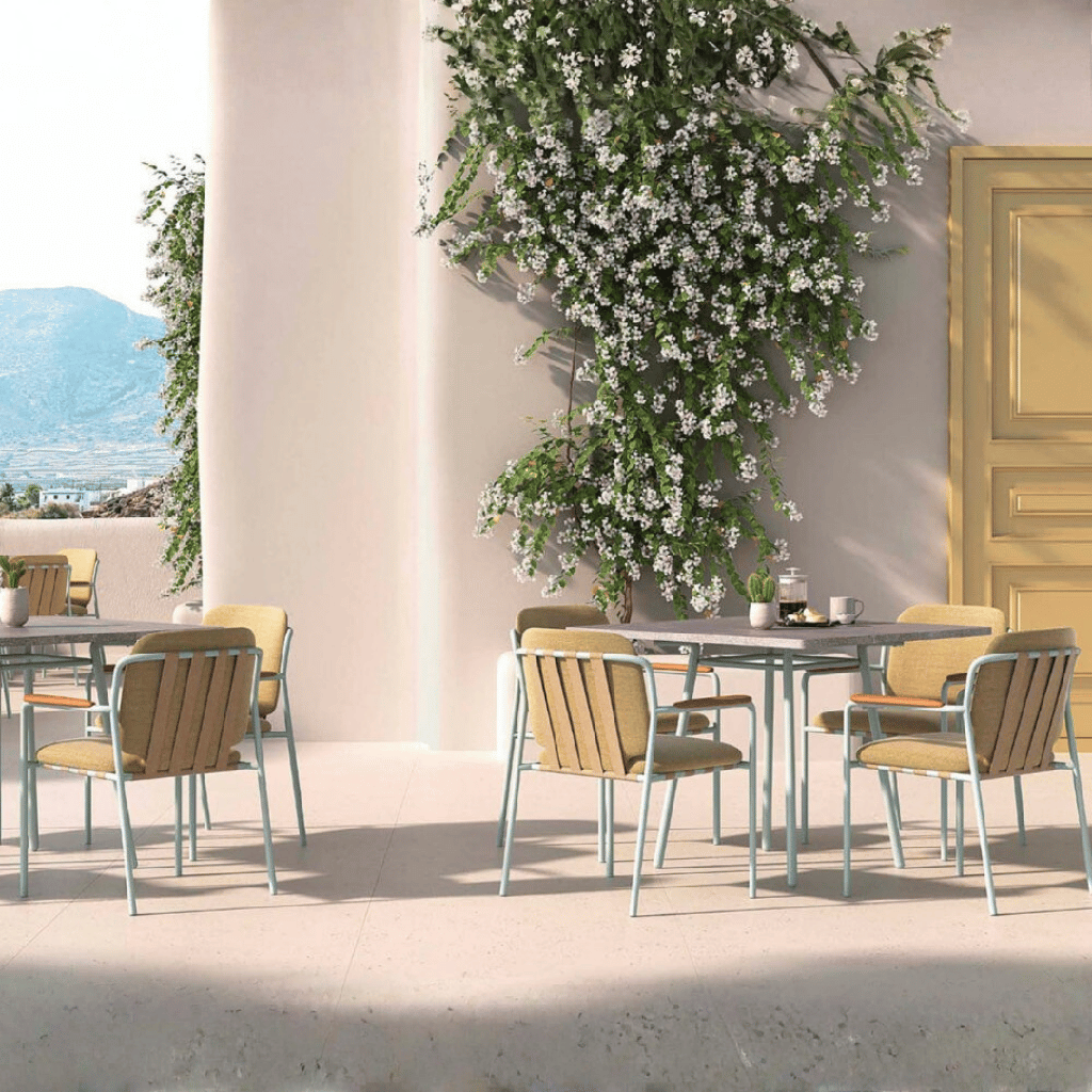 Aura Outdoor